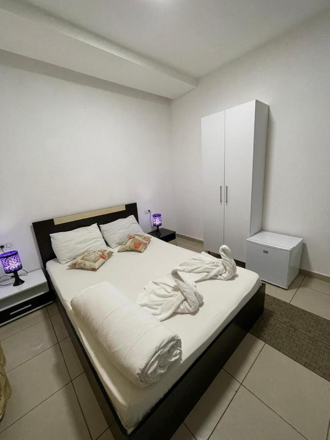 Hostel Tripoli Palace Букурещ Екстериор снимка