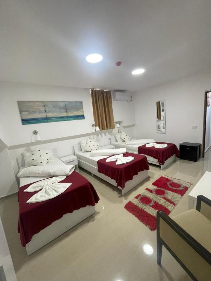 Hostel Tripoli Palace Букурещ Екстериор снимка