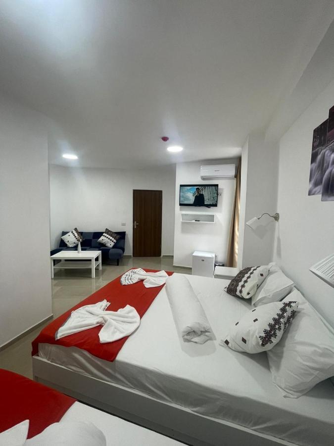 Hostel Tripoli Palace Букурещ Екстериор снимка