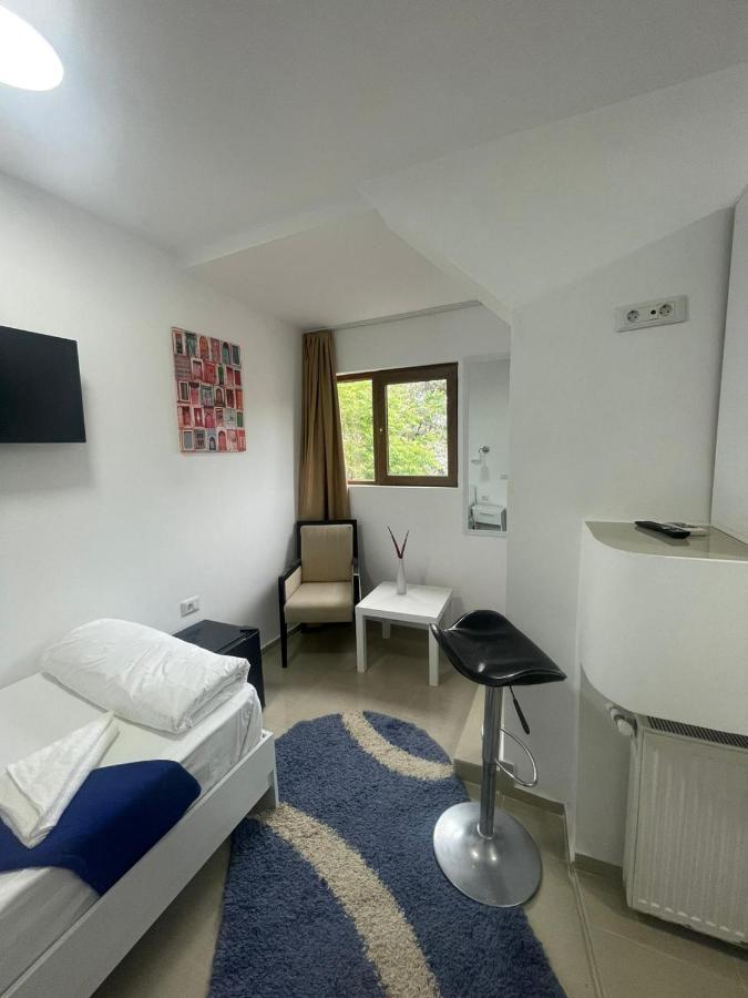 Hostel Tripoli Palace Букурещ Екстериор снимка