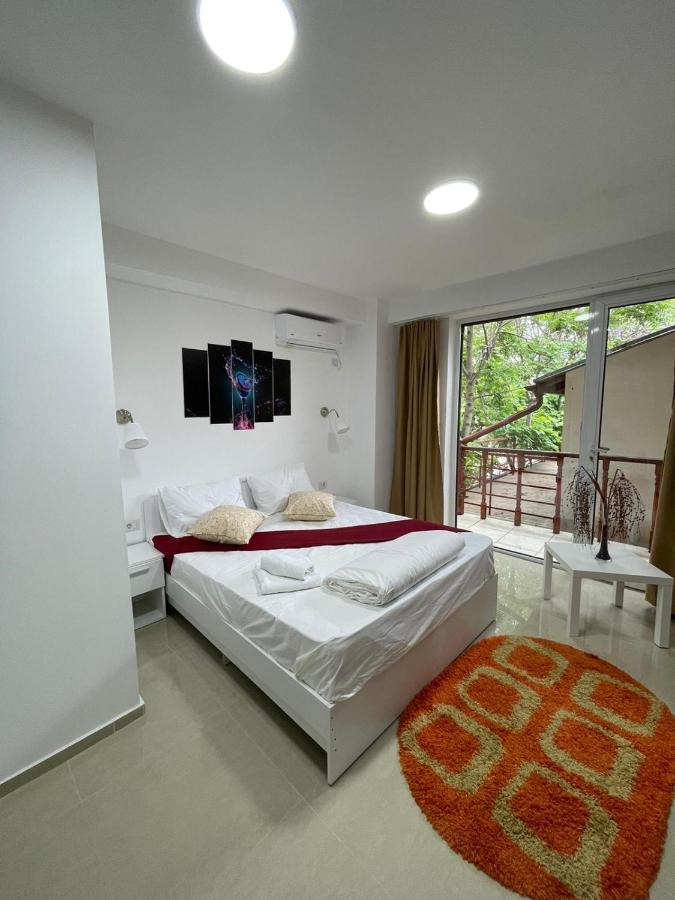 Hostel Tripoli Palace Букурещ Екстериор снимка
