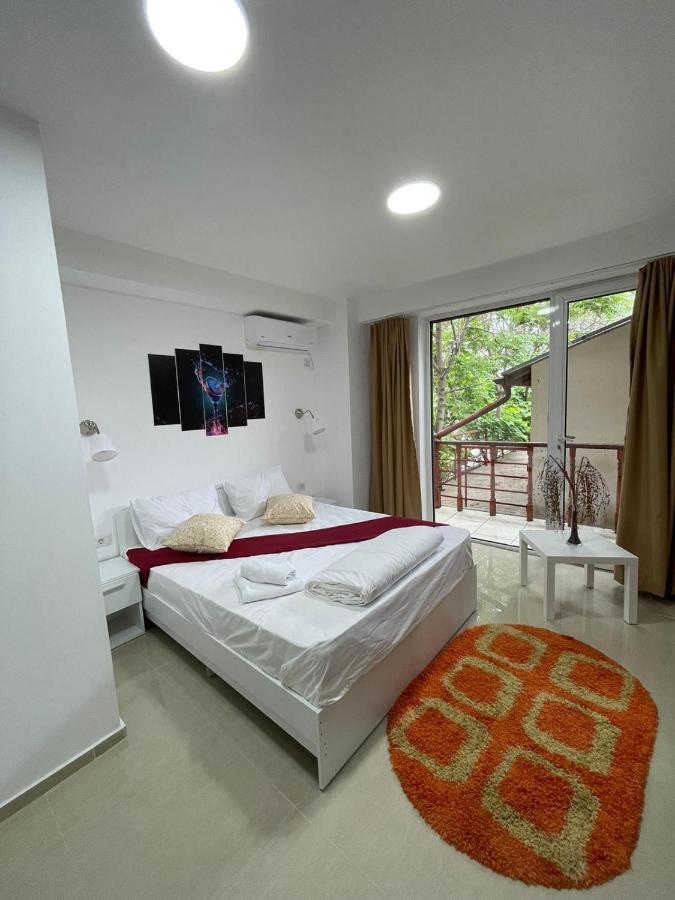 Hostel Tripoli Palace Букурещ Екстериор снимка