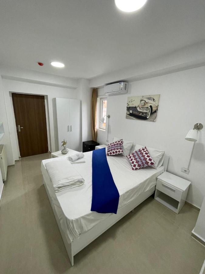 Hostel Tripoli Palace Букурещ Екстериор снимка