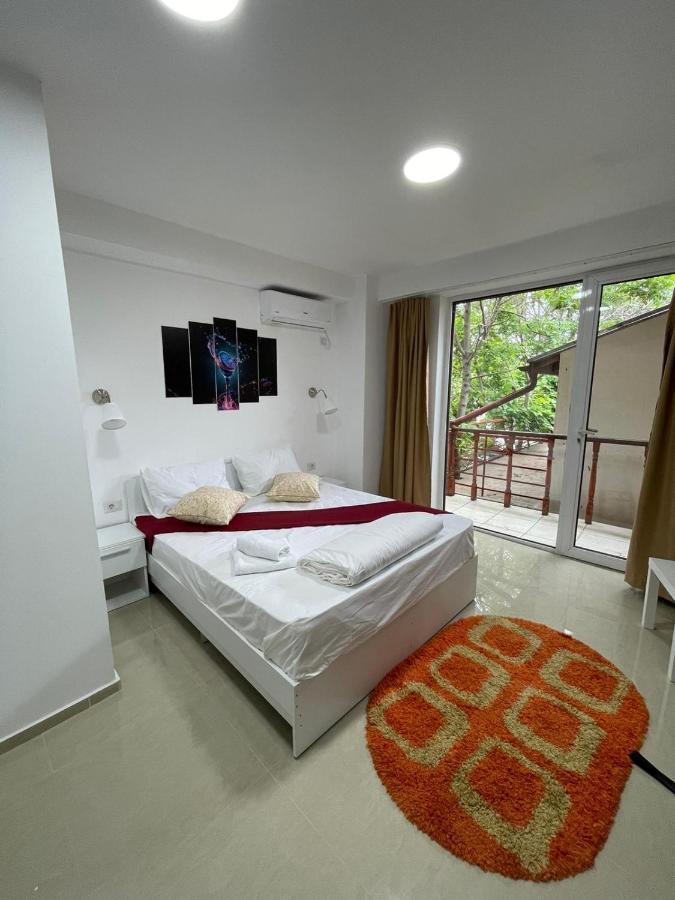Hostel Tripoli Palace Букурещ Екстериор снимка