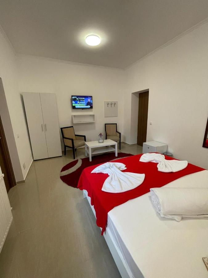 Hostel Tripoli Palace Букурещ Екстериор снимка