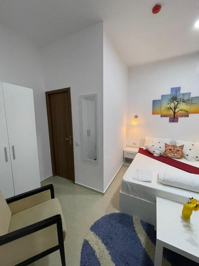 Hostel Tripoli Palace Букурещ Екстериор снимка