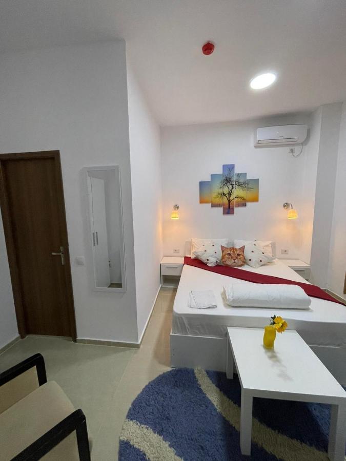 Hostel Tripoli Palace Букурещ Екстериор снимка
