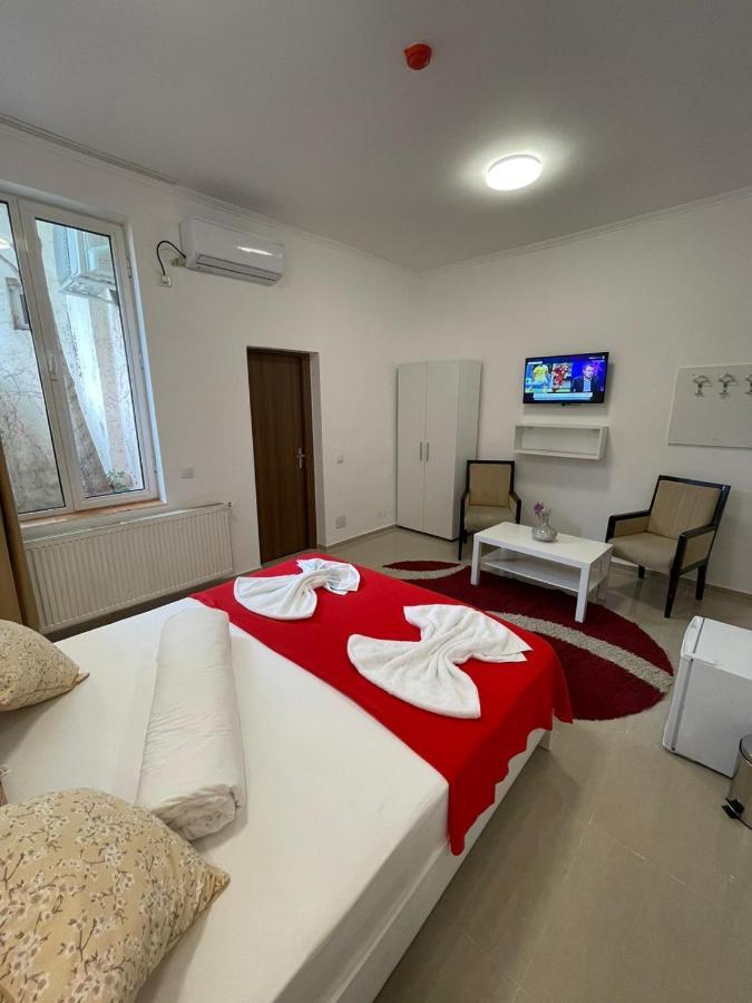 Hostel Tripoli Palace Букурещ Екстериор снимка