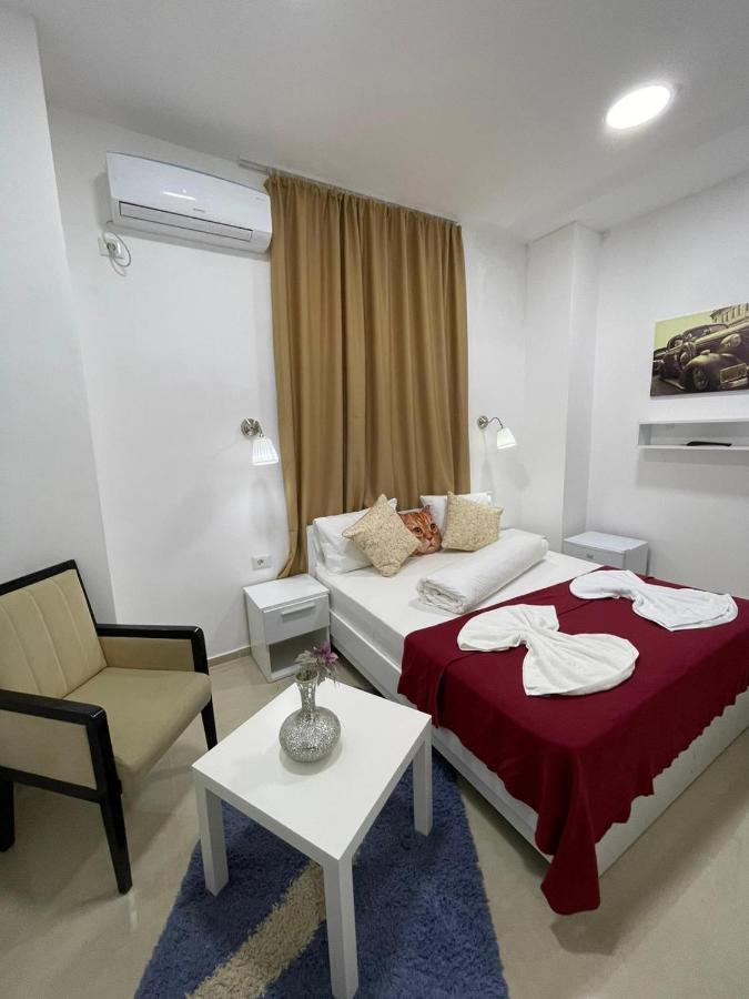 Hostel Tripoli Palace Букурещ Екстериор снимка
